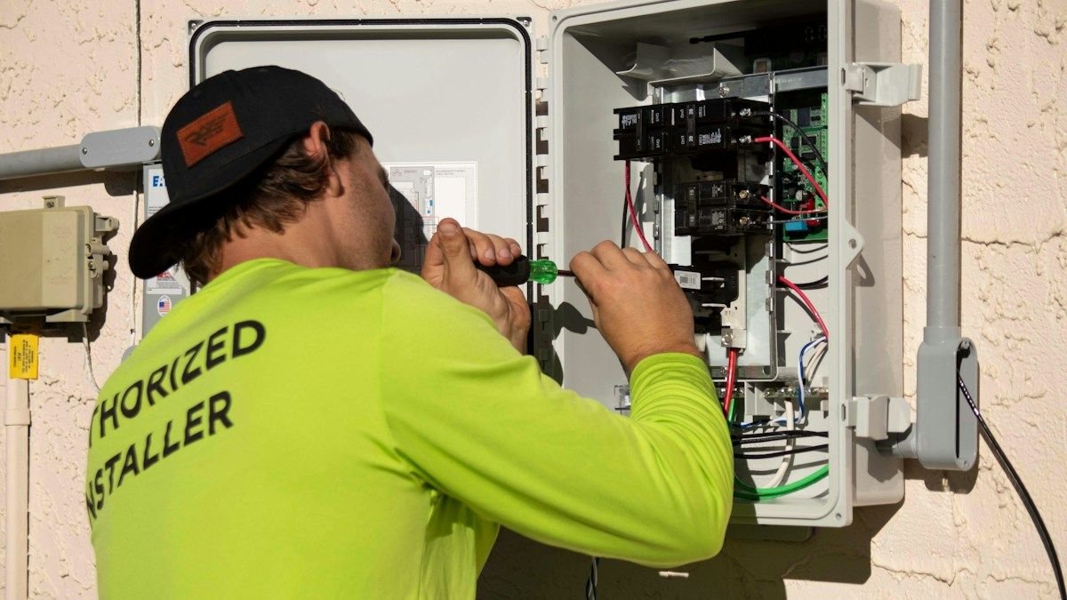 ¿Se puede añadir una batería a una instalación solar que ya tengo?